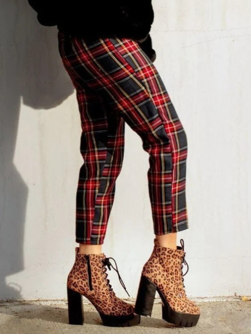 T.U.K. Leopard 6 Ring Platform Heel Boots Size 7